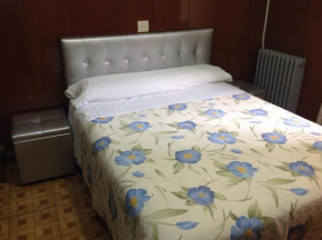  Pension Estefania  Саламанка
